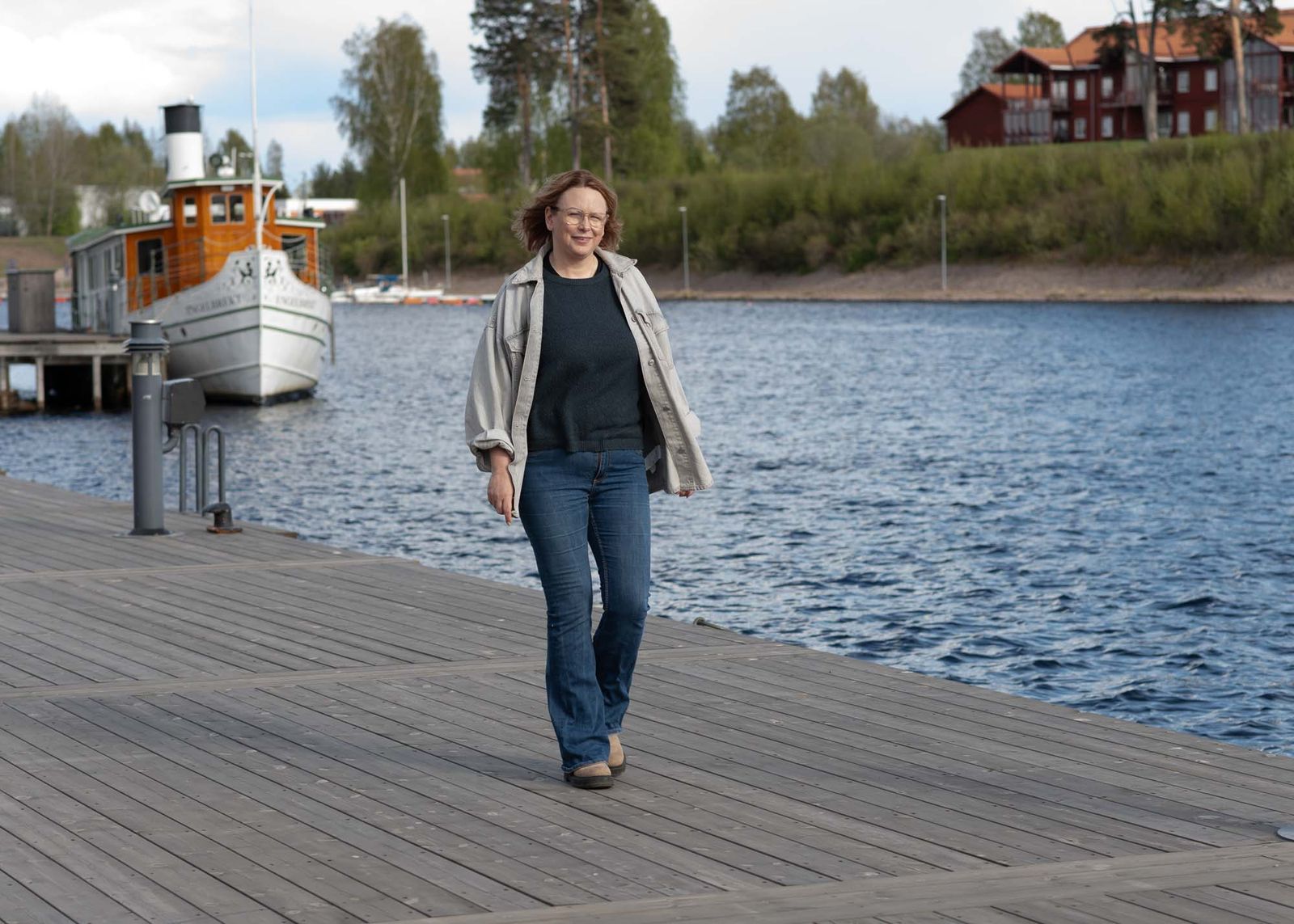 Jennie Holfve vid Leksands hamn